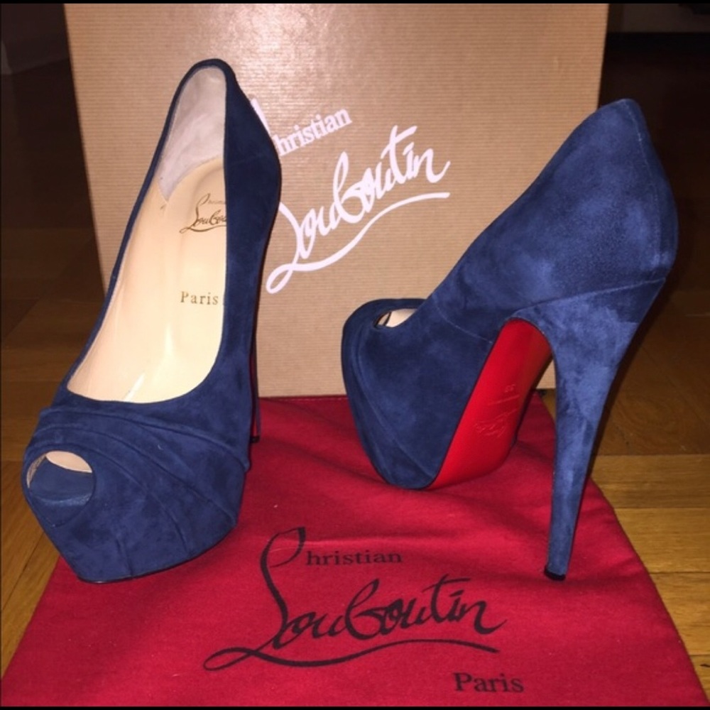 Almost Brand New -Christian Louboutin Drapesse 160